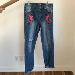 BooHoo Embroidered Mom-Jean